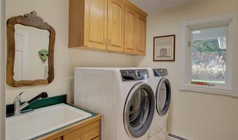 105 Brook Dr, Burlington, VT 05408