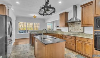 165 Creekside Ln SE, Arab, AL 35016