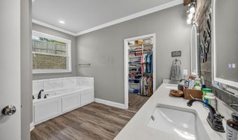 2922 Palamino Dr, Benton, AR 72015