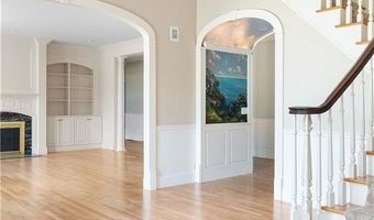 38 Miss Fry Dr, East Greenwich, RI 02818
