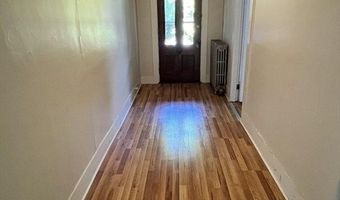 986 S East St #A, Amherst, MA 01002