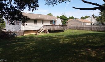 8 Nimbus Dr, Alloway, NJ 07462