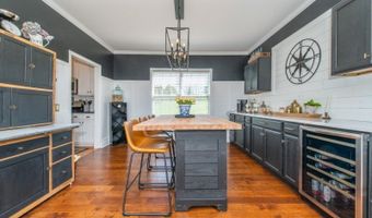 4 GARRY Ln, Andover, NJ 07848