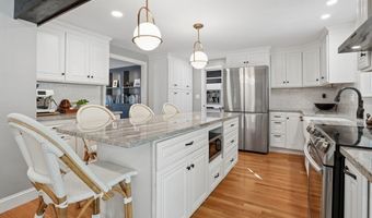 18 Hawk Dr, Bedford, NH 03110