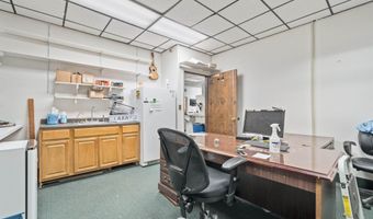 861-863 BROADWAY, Bayonne, NJ 07002