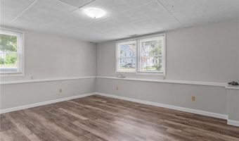 25 High St, Warwick, RI 02886