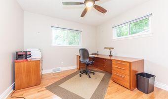 641 Louise Dr, Ann Arbor, MI 48103