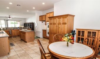 10485 Wilmington Ln, Apple Valley, CA 92308