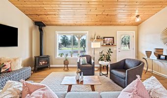 24855 Deer Ln, Bend, OR 97701