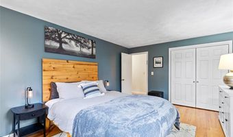 7 Maria St, Lincoln, RI 02865