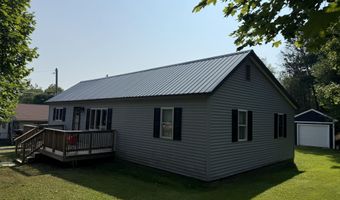 35 Maple St, Baileyville, ME 04694