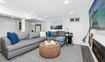 8 Glenwood Dr, Darien, CT 06820
