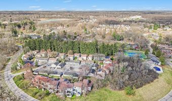 2174 Overlook Ct, Ann Arbor, MI 48103