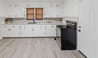 3245 Oakwood Ave, Alton, IL 62002