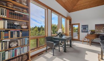 9364 Spring Creek Rd, Amherst, WI 54406