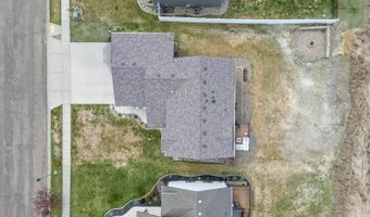 502 Granite Dr, Bismarck, ND 58503