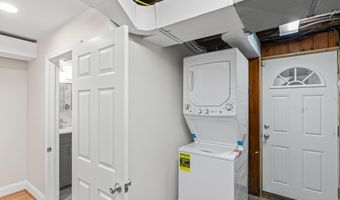 2100 27TH St S, Arlington, VA 22206