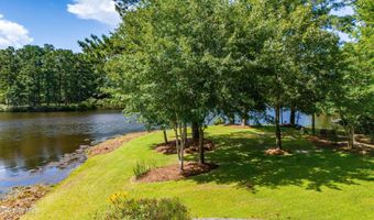 130 Willowbrook Dr, Arapahoe, NC 28510
