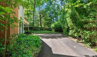 3843 30TH St N, Arlington, VA 22207