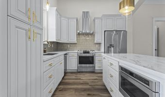 100 Blue Ridge Ct, Bay St. Louis, MS 39520