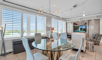 425 Dockside Dr 405, Naples, FL 34110