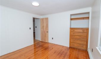 137 Kingstown Rd, Narragansett, RI 02882