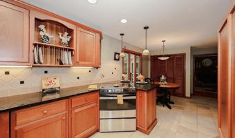 36 Old Farm Rd, Bedford, NH 03110