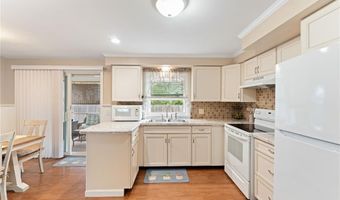 67 Vera St, Warwick, RI 02886