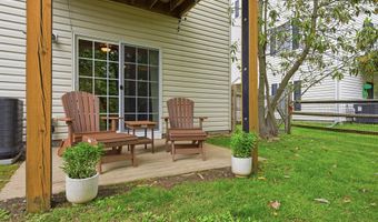 121 PUMPKIN PATCH Ln, Hockessin, DE 19707