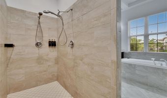 6927 CRESTPOINT Dr, Apollo Beach, FL 33572