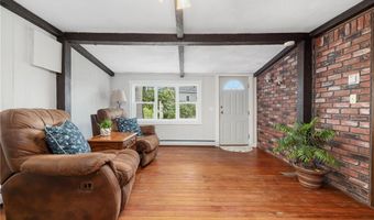 3 Sheffield St, Warwick, RI 02889