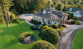 55 Wilbur Rd, Lincoln, RI 02865