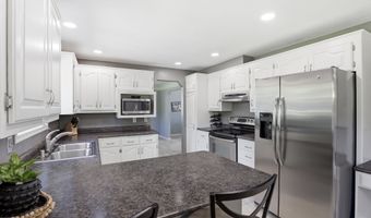 3501 N MORRISON St, Appleton, WI 54911