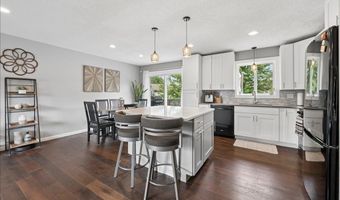 14390 Exley Ln, Apple Valley, MN 55124