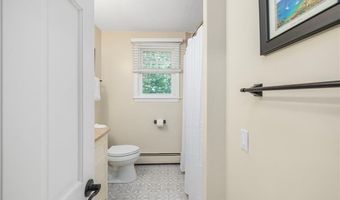 68 Daniel Dr, North Kingstown, RI 02852