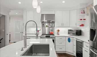 6709 PEMBERTON St, Bethesda, MD 20817