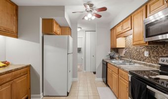 1615 E Central Rd 113B, Arlington Heights, IL 60005