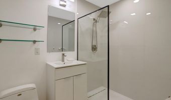 2113 N LINCOLN St, Arlington, VA 22207