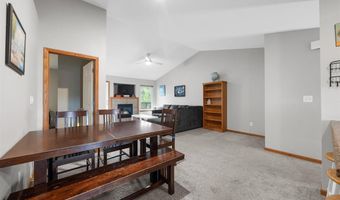 1005 Twilight Dr, North Liberty, IA 52317