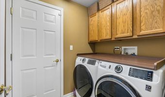 4020 Bunker Hill Dr, Algonquin, IL 60102