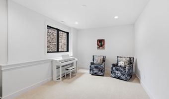 2100 Golfview Dr, Auburn, IN 46706