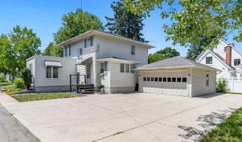 902 Midway Dr, Auburn, IN 46706