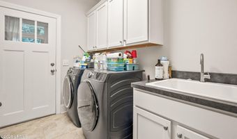9 Bajala Dr E, Beaufort, SC 29907