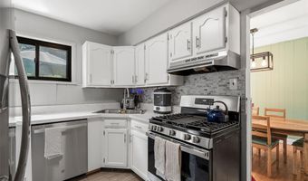 7210 Shellburne Dr, Affton, MO 63123