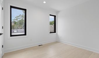 2007 S JOYCE St, Arlington, VA 22202
