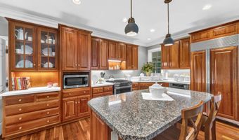 924 Woodcrest Way, Anderson, IN 46012