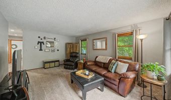 2349 Lakeview Dr, Ames, IA 50010