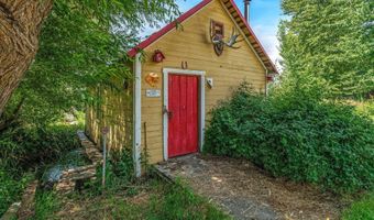 210 Rusho Ln, Blanchard, ID 83804