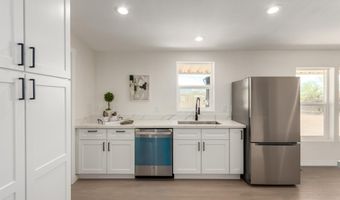 81 S TOMAHAWK Rd, Apache Junction, AZ 85119