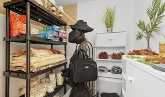 631 Deer Trail Dr, Indianapolis, IN 46217